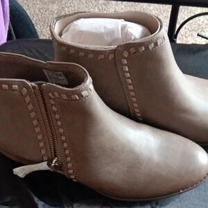 Stylish Tan Ankle Boots